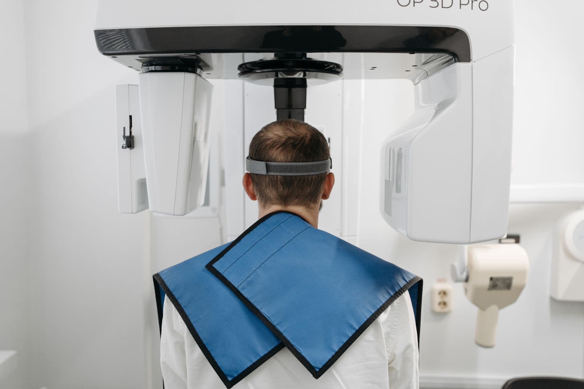 Digitale Zahnmedizin mit Intraoralscanner und 3D-Technologie bei AUX-DENT Augsburg
